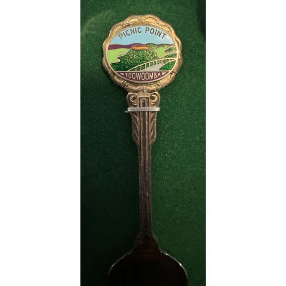 Collectible Vintage Set of 7 Silver-Plated Souvenir Spoons in Wooden Display Box - Picture 5 of 12